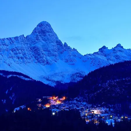 Ciasa Nuvola 公寓 *